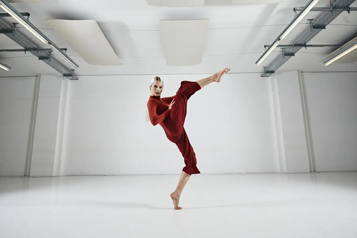 Iwanson präsentiert: i-solo, Julia Neander by Nils Schwarz