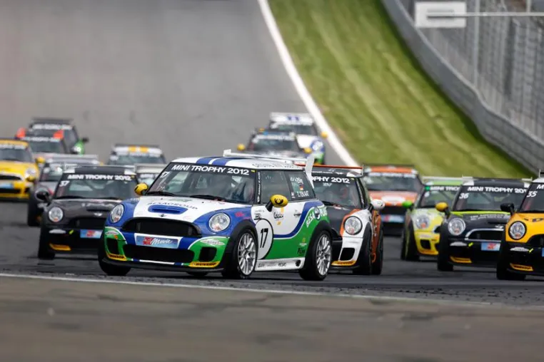 Bild: Thomas Tekaat und Steve Kirsch siegen auf dem Red Bull Ring, Jürgen Schmarl erobert Tabellenspitze.