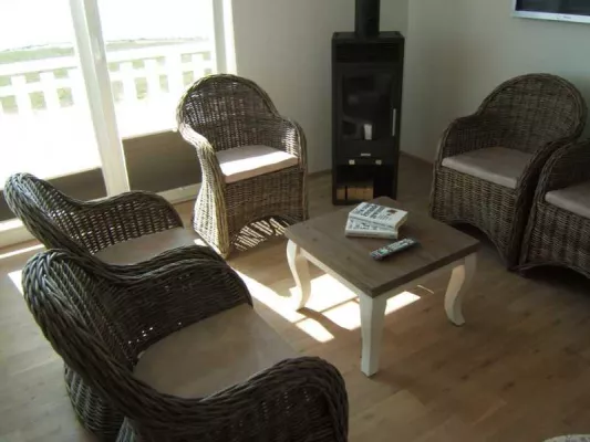 Bild: Im Frühjahr an die Ostsee – mit Kamin, Sauna und Whirlpool