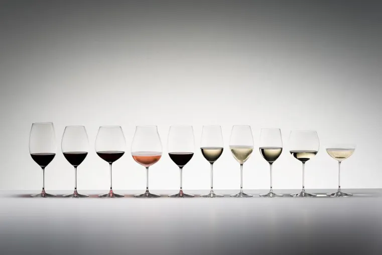 Bild: DIE SERIE VERITAS VON RIEDEL GLAS, rebsortenspezifische Gläser, neu interpretiert für das 21. Jahrhundert