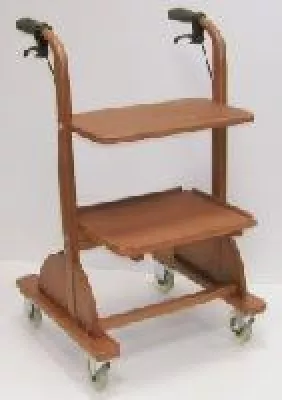 Schulte Holzprodukte eröffnet Online-Shop für Haus-Rollatoren aus Holz Bild: Schulte Holzprodukte eröffnet Online-Shop für Haus-Rollatoren aus Holz