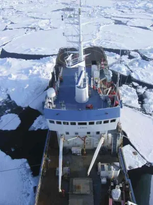 Bild: DNV-Studie - Regelmäßige Containerschifffahrt in der Arktis nur mit schwerer Eisverstärkung möglich