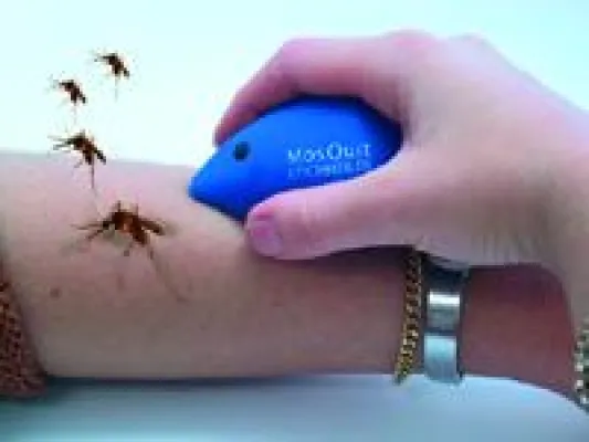 Stichheiler MosQuit® von DAVITA® - Schnell und schonend mit konzentrierter Wärme gegen Insektenstiche Bild: Stichheiler MosQuit® von DAVITA® - Schnell und schonend mit konzentrierter Wärme gegen Insektenstiche