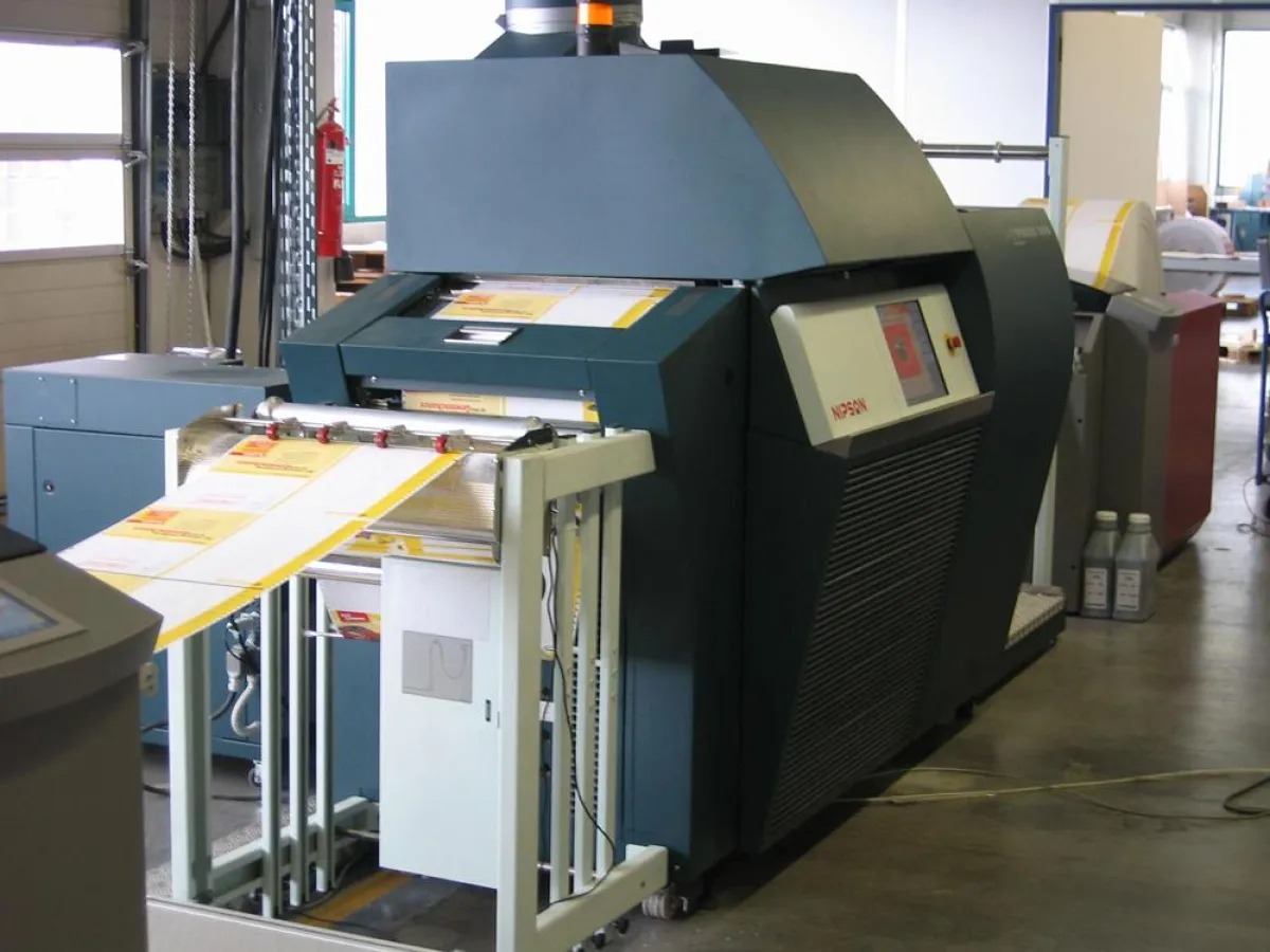 Eine der neuen Nipson-Maschinen bei der SDV Winter GmbH in Weidenberg. (Foto: SDV Winter GmbH.)