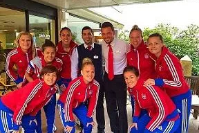 Bild: „Frauen vor, noch ein Tor!“: Frauen-Mannschaft des FC Bayern München zu Gast im Park Inn by Radisson Bielefeld