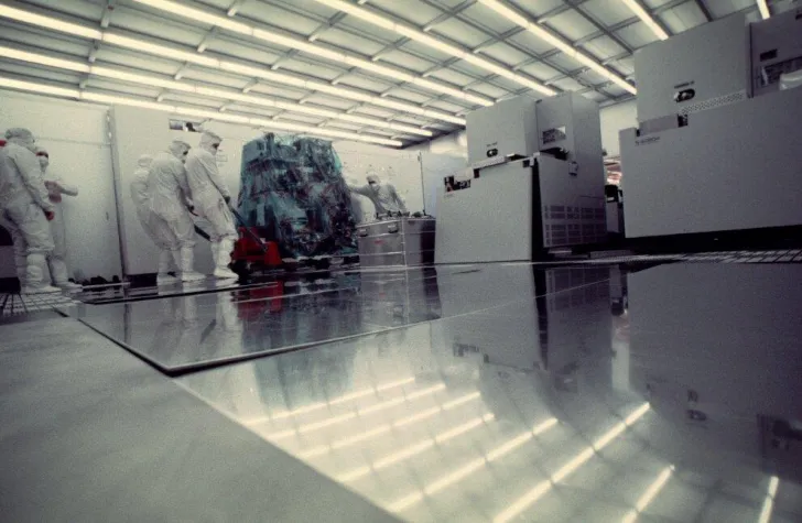 Bild: Mit Dynamik und Samthandschuhen – Maschinenmontagen in Reinräumen