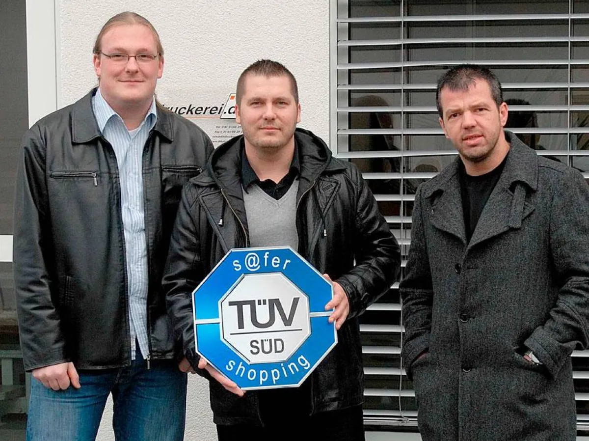 Führungsteam der Onlineprinters GmbH - von links nach rechts: Martin Betz (technische Leitung), Stefan Plomitzer (Prokurist), Walter Meyer (Geschäftsführer)