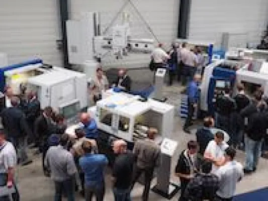 Bild: WEILER Hausmesse: 600 Besucher bei der fränkischen Manufaktur für Präzisions-Drehmaschinen Ende Juni