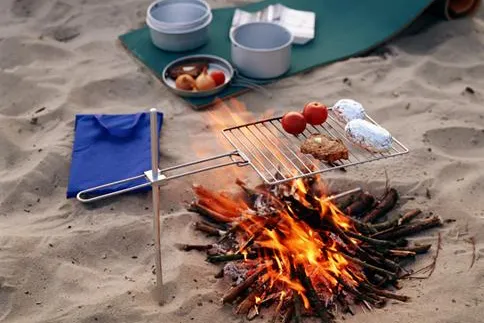 Viel zu viel eingepackt und kein Platz mehr für den Grill. Bild: Viel zu viel eingepackt und kein Platz mehr für den Grill.