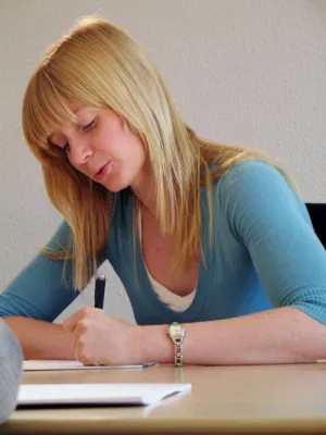 Erfolgreich zum Latinum in acht Wochen: Latein-Crashkurs der Carl Duisberg Centren startet im Juli Bild: Erfolgreich zum Latinum in acht Wochen: Latein-Crashkurs der Carl Duisberg Centren startet im Juli