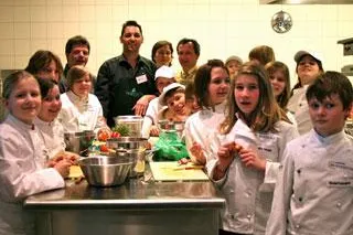 Früh übt sich: Gastronomie-Kultur von Profis für Kinder Bild: Früh übt sich: Gastronomie-Kultur von Profis für Kinder