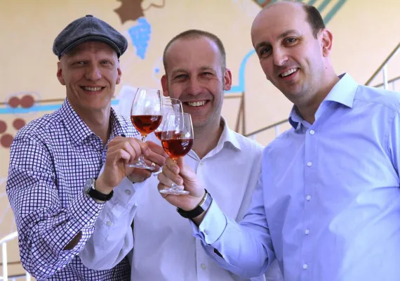 Bild: dreizehn° - Dein Wein: Das erste soziale Weinportal ist online