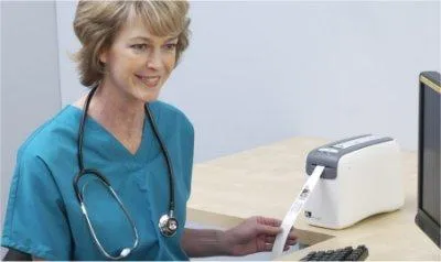 Bild: Patientenarmbänder schnell und effizient bedrucken