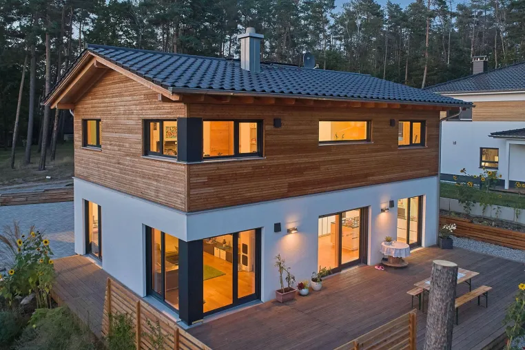 40 SEKUNDEN FÜR EIN HOLZHAUS Bild: 40 SEKUNDEN FÜR EIN HOLZHAUS