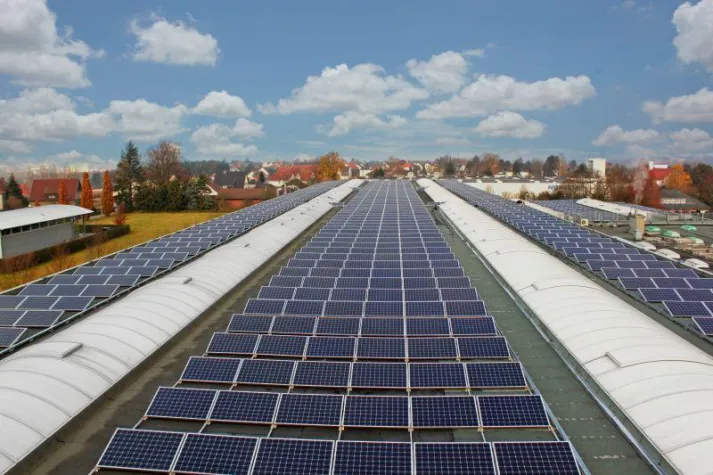 Herfords größte Photovoltaikanlage geht ans Netz Bild: Herfords größte Photovoltaikanlage geht ans Netz