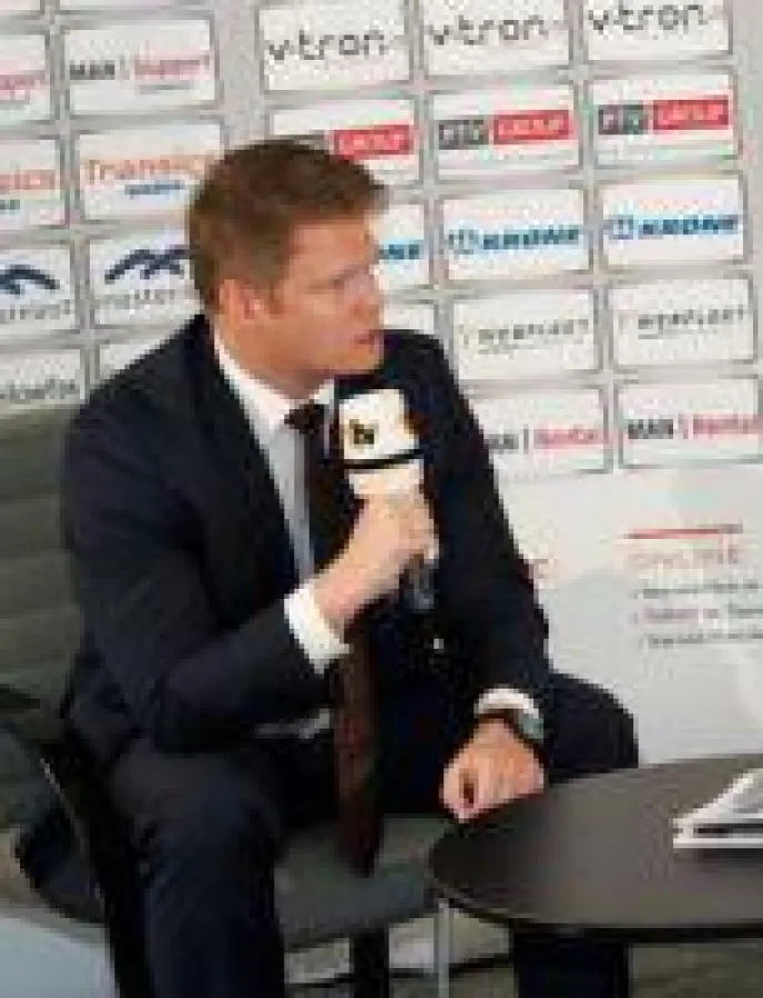 Dr. Matthias Szupories, Leiter Vertrieb & Marketing von MAN Financial Services - Rental, im Interview mit Telematik.TV. Bild: Tele