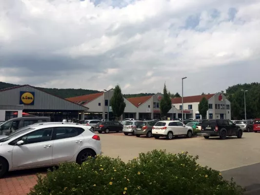 Bild: HRS erwirbt Einkaufscenter in Nordhessen