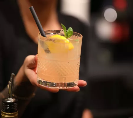 Bild: Der Aperitif-Trend 2025: Warum FRENZEL Grapefruit in jede Hausbar gehört