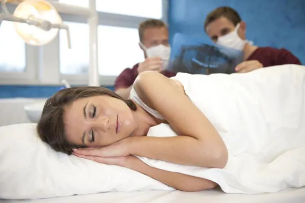 Albtraum Zahnarztbesuch - Moderne und sanfte Behandlungsmöglichkeiten für Angstpatienten Bild: Albtraum Zahnarztbesuch - Moderne und sanfte Behandlungsmöglichkeiten für Angstpatienten