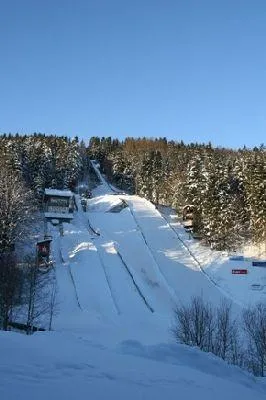 Bild: Sprungschanze Rastbüchl präsentiert 2010 Deutschen Schülercup