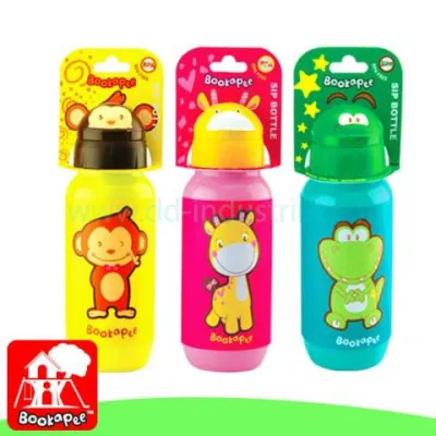 Bild: Ming der Minibus trifft Tattoo Divas – Hongkonger Gemeinschaftsstand auf der Spielwarenmesse