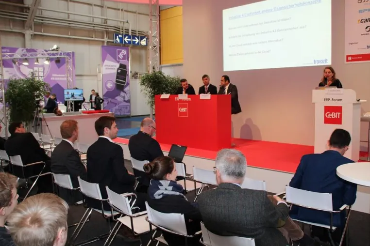 Bild: Industrie 4.0 erfordert umfassende Digitalisierung - Experten geben Antworten auf CeBIT 2017