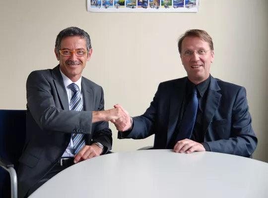 Ein starkes Duo: Röhm und HWR schließen strategische Partnerschaft Bild: Ein starkes Duo: Röhm und HWR schließen strategische Partnerschaft