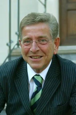 Fachliche Kompetenz zählt – Wissenschaftsminister Goppel stellt sich Frage des Monats Bild: Fachliche Kompetenz zählt – Wissenschaftsminister Goppel stellt sich Frage des Monats