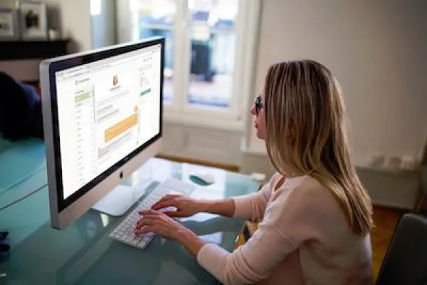 Bild: Instahelp stellt Psychologen seine technische Plattform für die professionelle Online-Praxis zur Verfügung