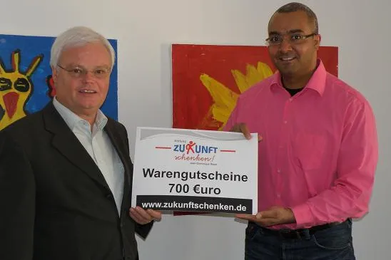 Bild: Stiftung gibt Preisgeld in vollem Umfang weiter