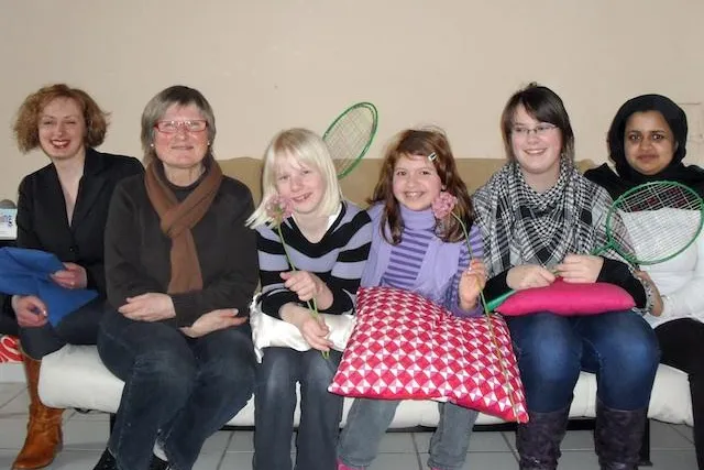 Team Vinco hilft helfen. Spende an das Mädchenhaus in Kassel. Bild: Team Vinco hilft helfen. Spende an das Mädchenhaus in Kassel.