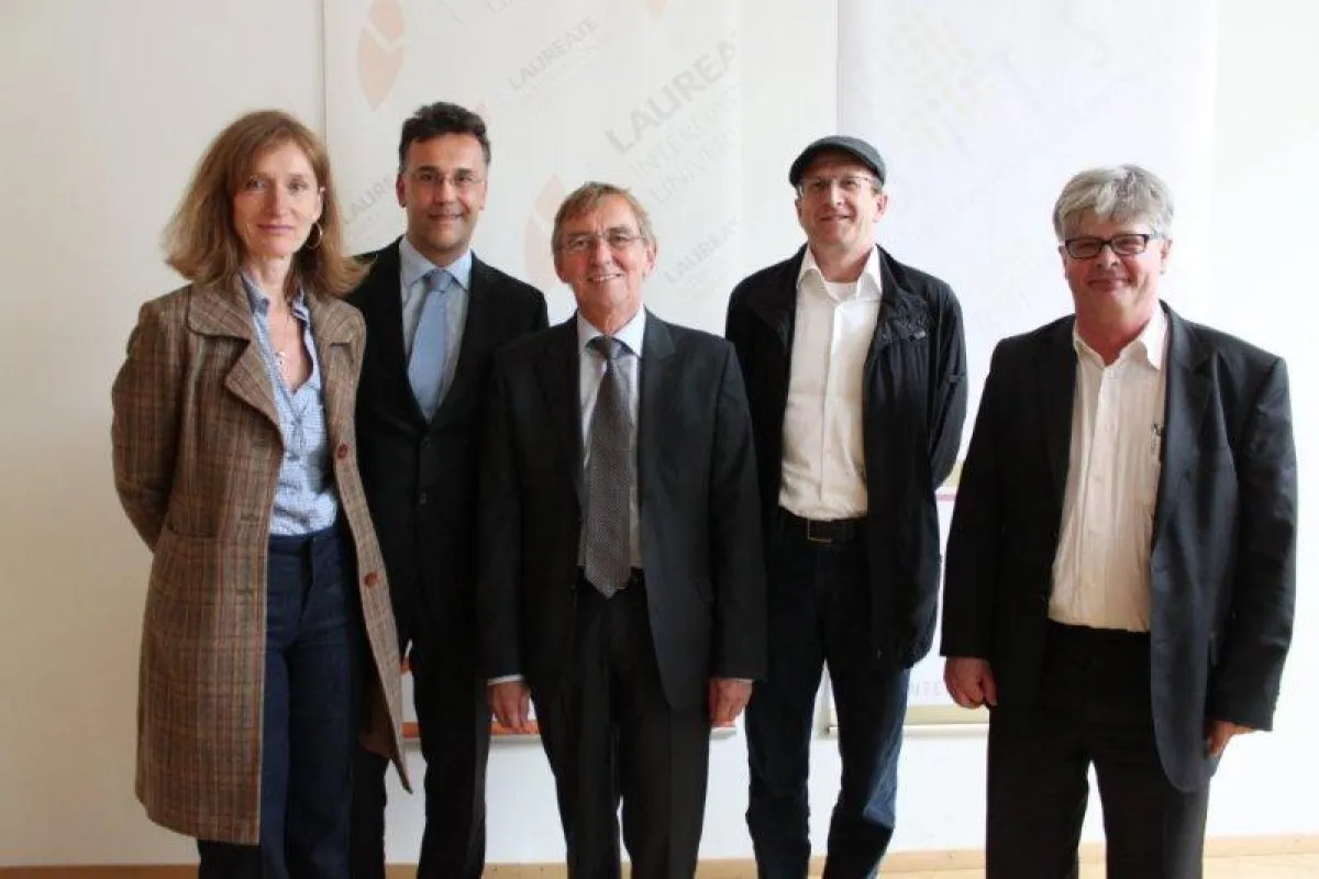 Bild v.l.: Katharina Mayer, Prof. Dr. Thorsten Bagschik, Bürgermeister Dr. Peter Paul Ahrens, Walter