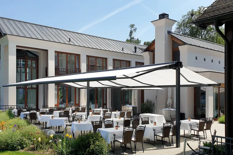 Bild: Neue Markisenanlage für Terrasse mit Seeblick