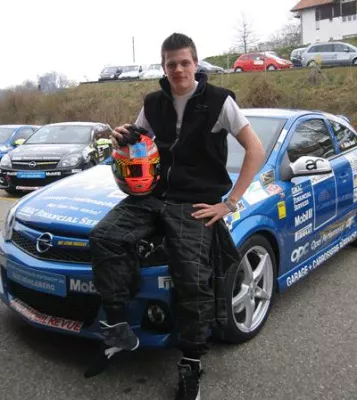 Oliver Donat Vom Kart ins Rennauto mit Coach Fredy Barth Bild: Oliver Donat Vom Kart ins Rennauto mit Coach Fredy Barth