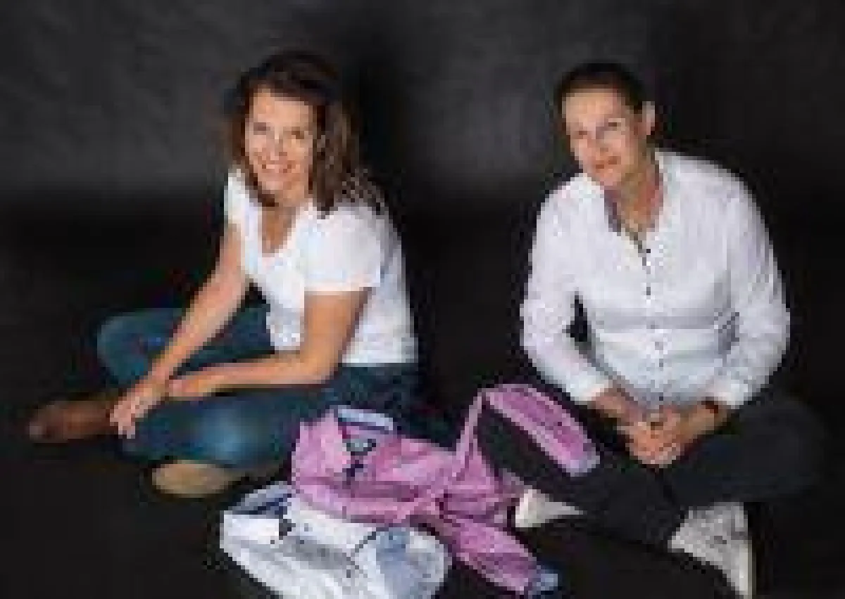 Martina (l.) und Dominique Nicole Schaps führen den Werbemittelspezialisten Madotrade.