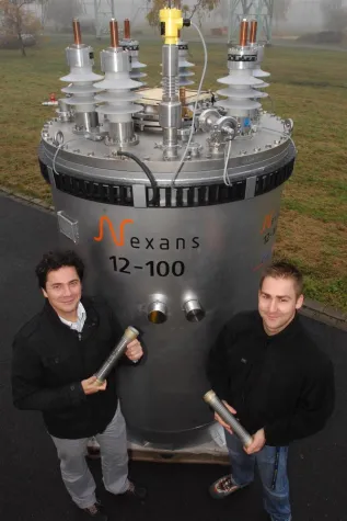 Erster kommerzieller supraleitender Strombegrenzer geht ans Netz Bild: Erster kommerzieller supraleitender Strombegrenzer geht ans Netz