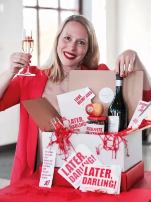 Bild: Wedding Box – LATER, DARLING! Für Hochzeitspaare, die ihre Feier wegen Corona verschieben müssen!