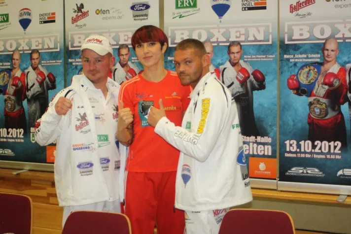 Bild: Kondomdiscount.de sponsert Boxgala mit den WM-Titelkämpfern Marco Schulze, Marie Riederer und Michel Trabant