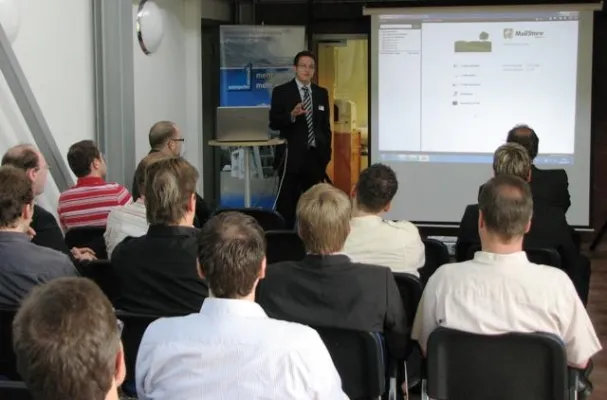 „Gesetzeskonforme“ E-Mail Archivierung und Compliance Bild: „Gesetzeskonforme“ E-Mail Archivierung und Compliance