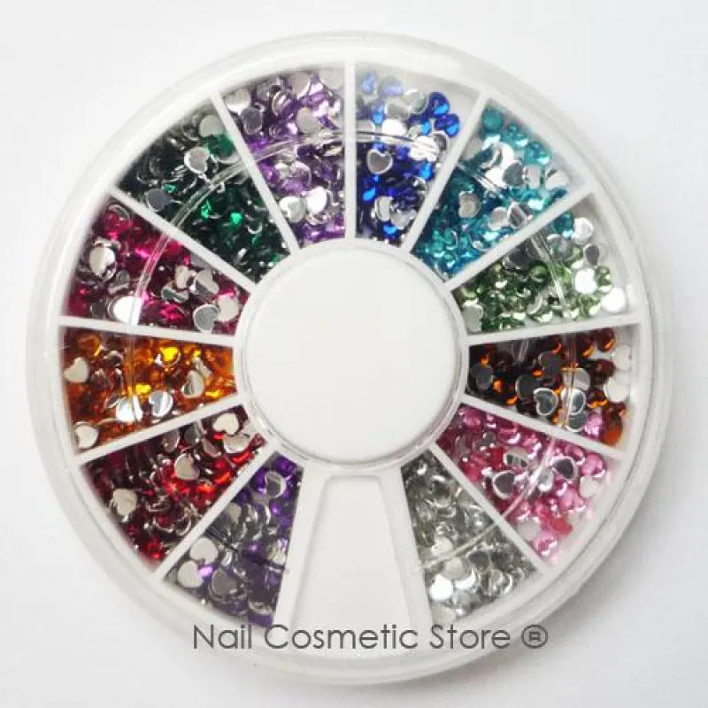 Nailart Produkte zur fantasievollen Dekoration von natürlichen und künstlichen Fingernägeln