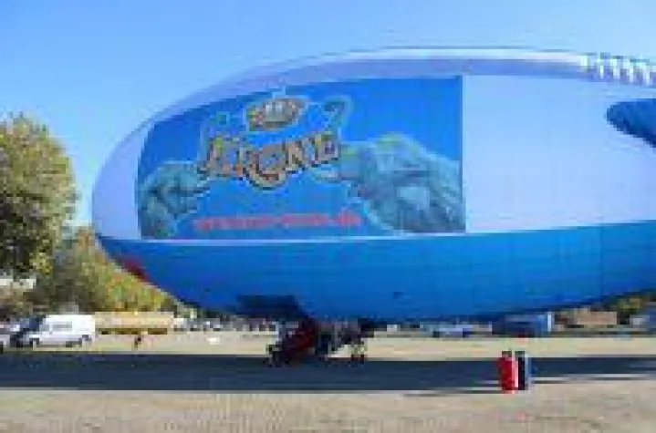 Circus Krone Luftschiff Bild: Circus Krone Luftschiff