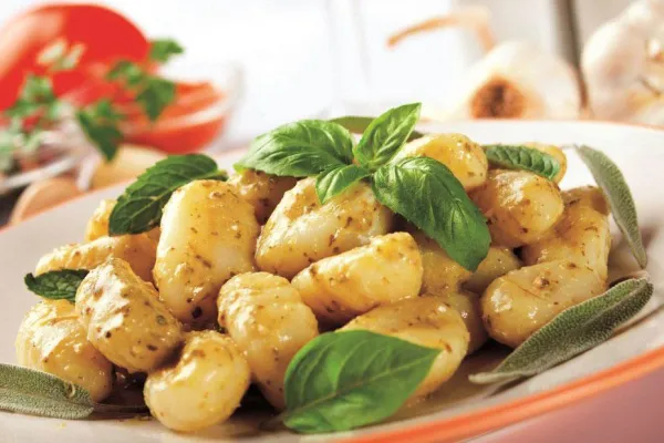 Bild: Mitarbeiter des Deutschen Sparkassen- und Giroverbandes in Bonn und Berlin werden von Caterer L & D verpflegt