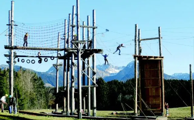 Wipfel sind der Gipfel - 100. Hochseilgarten von faszinatour errichtet Bild: Wipfel sind der Gipfel - 100. Hochseilgarten von faszinatour errichtet