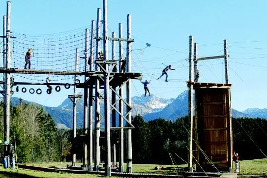 Bild: Wipfel sind der Gipfel - 100. Hochseilgarten von faszinatour errichtet