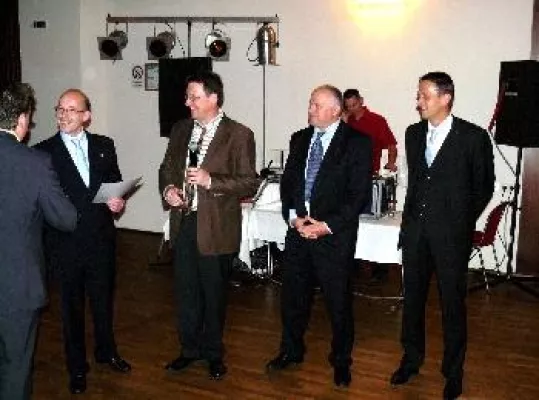 Bild: Theo Wilmink, Michael Werz und Werner Baur erhalten Ehrenmitgliedschaft der Hotelfachschule BELHOGA