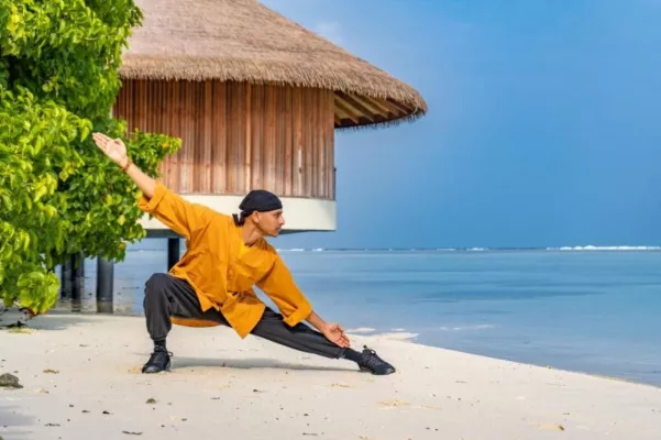 Bild: Nova Maldives: Kung-Fu Master und spiritueller Energieheiler Sifu Aniket gibt ein Gastspiel 