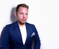 Bild: Oper mobil: Tenor Angelo Pollak singt für Kinder im Rahmen des 100. Jubiläums der Salzburger Festspiele
