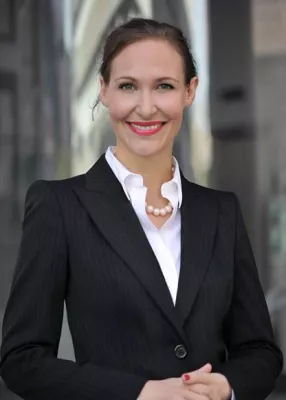 Stehen Sie zu sich selbst. Lernen Sie mit Jessica Wahl, ihre Führungskompetenzen zu stärken. Bild: Stehen Sie zu sich selbst. Lernen Sie mit Jessica Wahl, ihre Führungskompetenzen zu stärken.