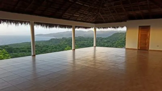 Bild: Spektakuläre neue Yoga-Plattform und Yoga-Retreats in der Dominikanischen Republik