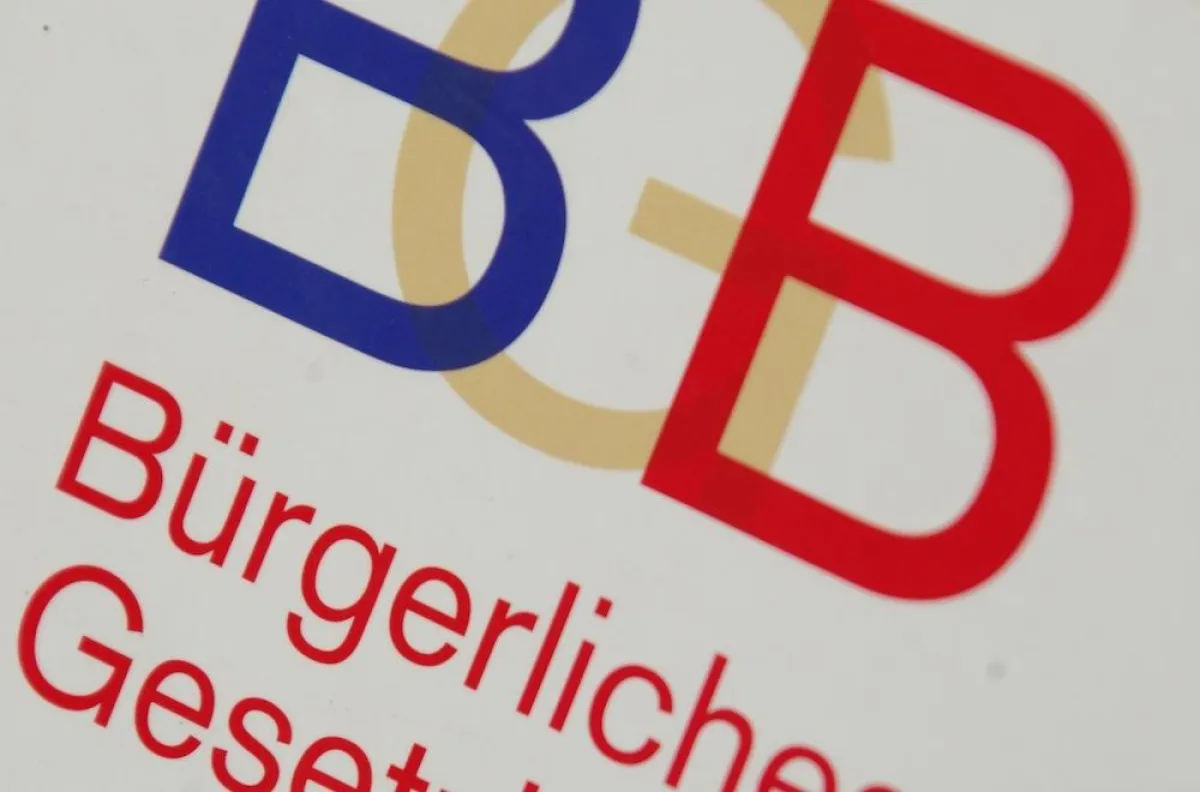 Das Bürgerliche Gesetzbuch kann man auch kostenfrei im Internet einsehen!
